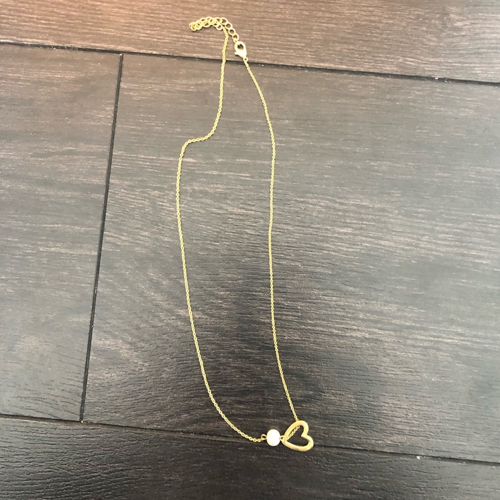 Gold heart and Faux pearl necklace